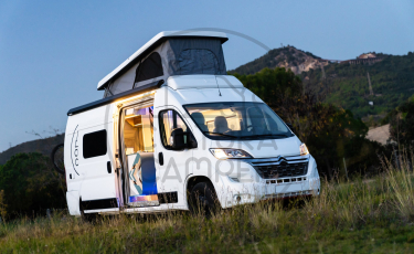 Citroën Jumper L3 H2 con techo elevable y muebles a medida