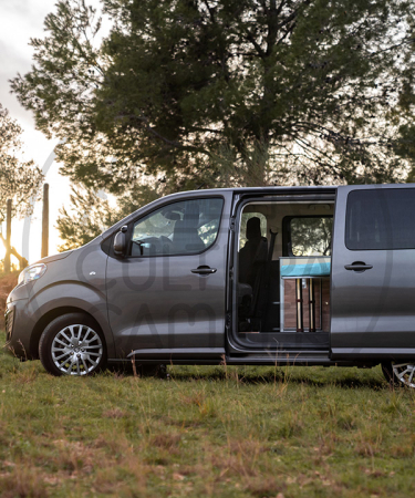 Peugeot Traveller con placa solar y calefacción