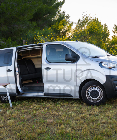 Peugeot Traveller camperizada con calefacción
