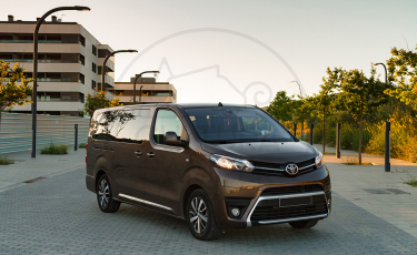 Toyota Proace con muebles a medida